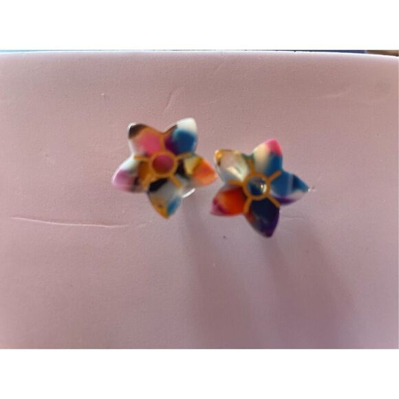 Resin Floral Star Post Earrings - Picture 1 of 3